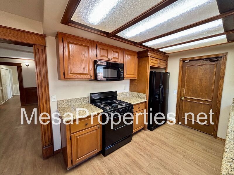 Well Maintained 3BR Ranch Home with Pool in Riverside property image