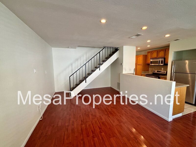 Beautiful 2 Bedroom Townhouse in La Verne! Brand new carpet and paint! property image