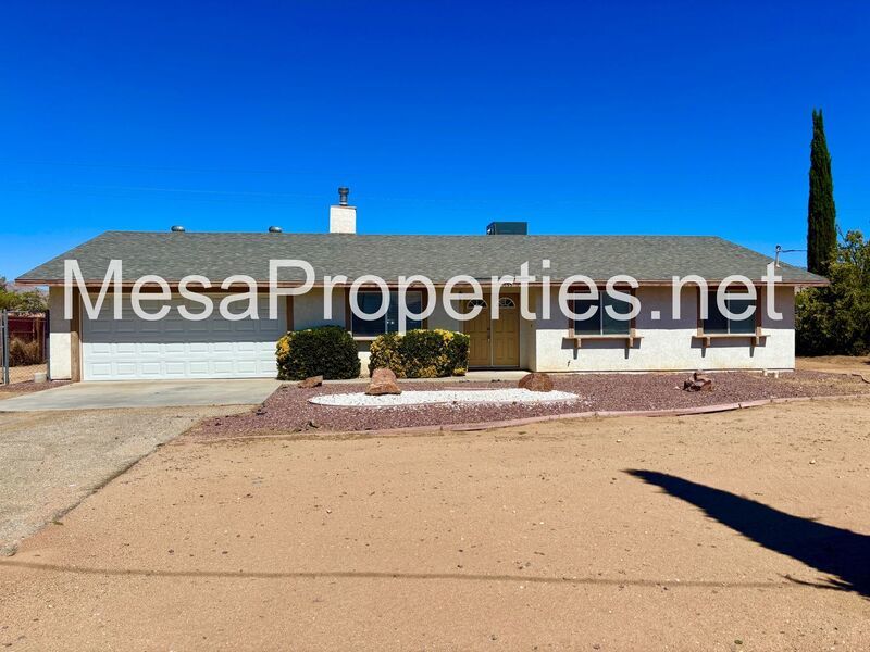 4 bed 2 Bath Home in Apple Valley! property image