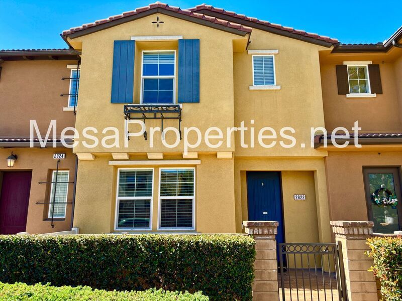 Gated Community 3 Bed 2.5 Bath Condo in Ontario property image