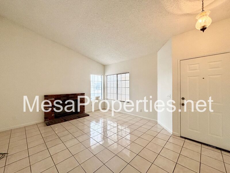 3 Bedroom 2 Bathroom Home In Victorville! property image