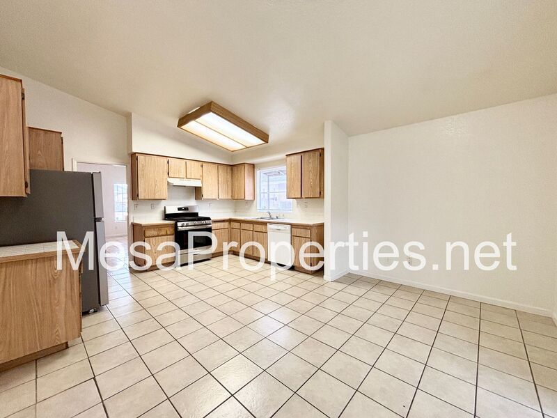 3 Bedroom 2 Bathroom Home In Victorville! property image