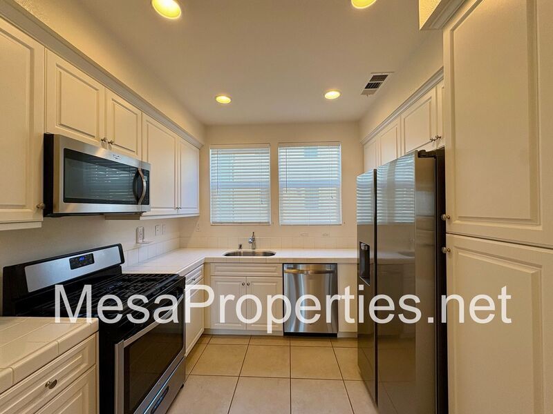 Charming 2 Bed 2.5 Bath Townhome in Montclair property image