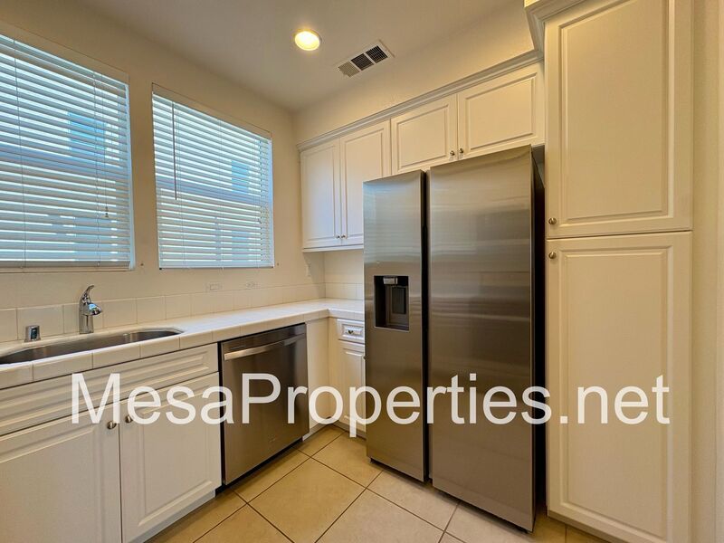 Charming 2 Bed 2.5 Bath Townhome in Montclair property image