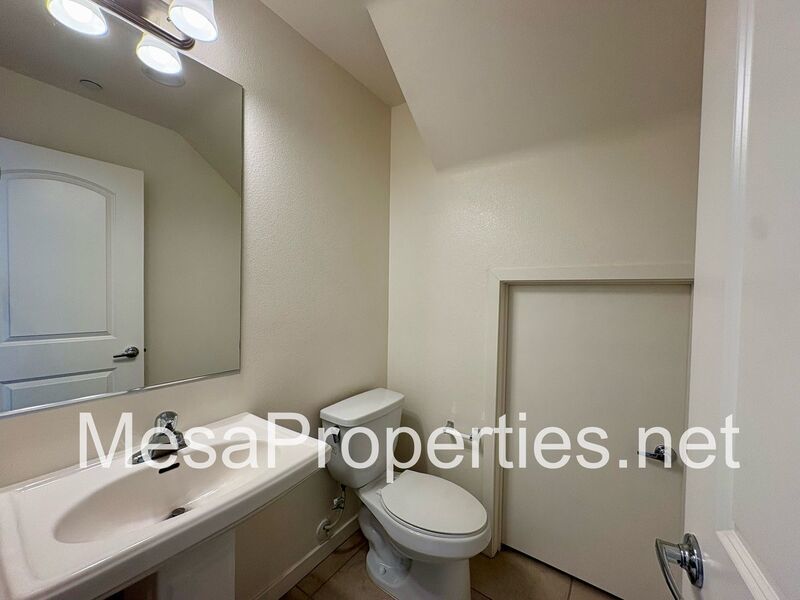 Charming 2 Bed 2.5 Bath Townhome in Montclair property image
