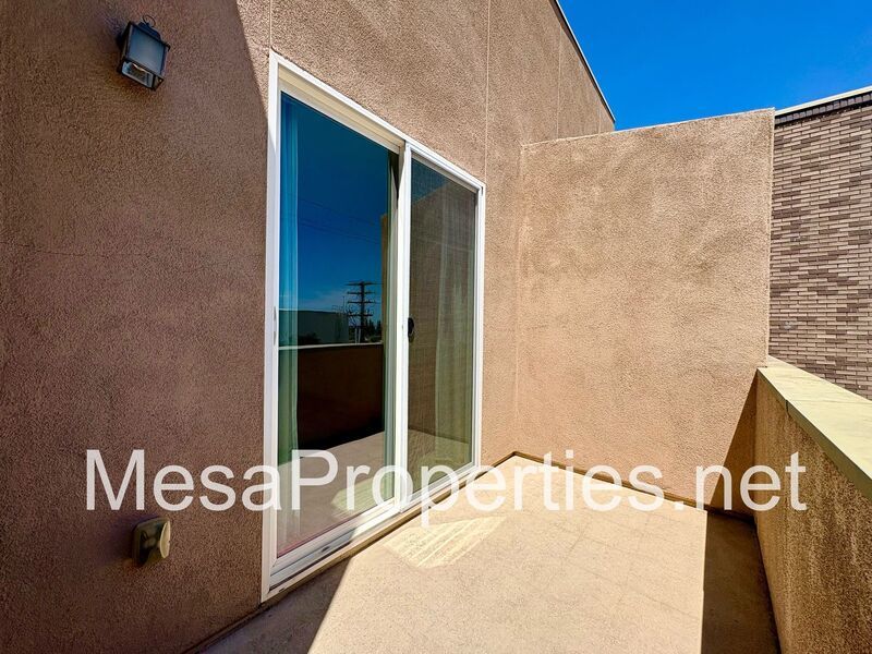 Charming 2 Bed 2.5 Bath Townhome in Montclair property image