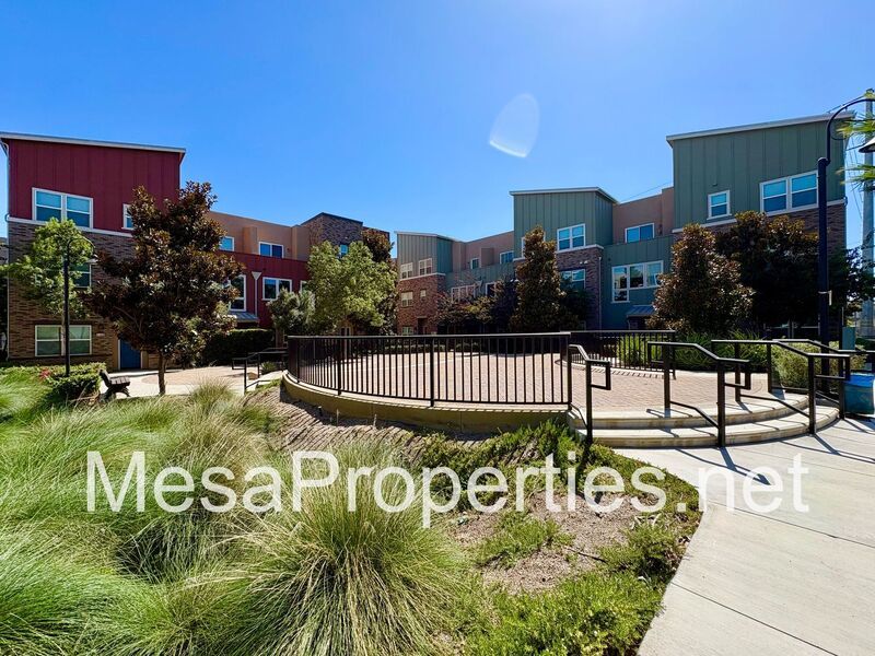 Charming 2 Bed 2.5 Bath Townhome in Montclair property image