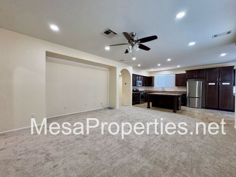 NEW CARPET! 5 Bed 3 Bath Home in Victorville property image