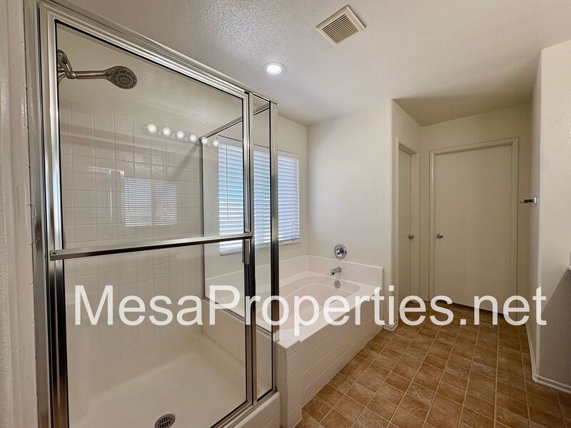 NEW CARPET! 5 Bed 3 Bath Home in Victorville property image