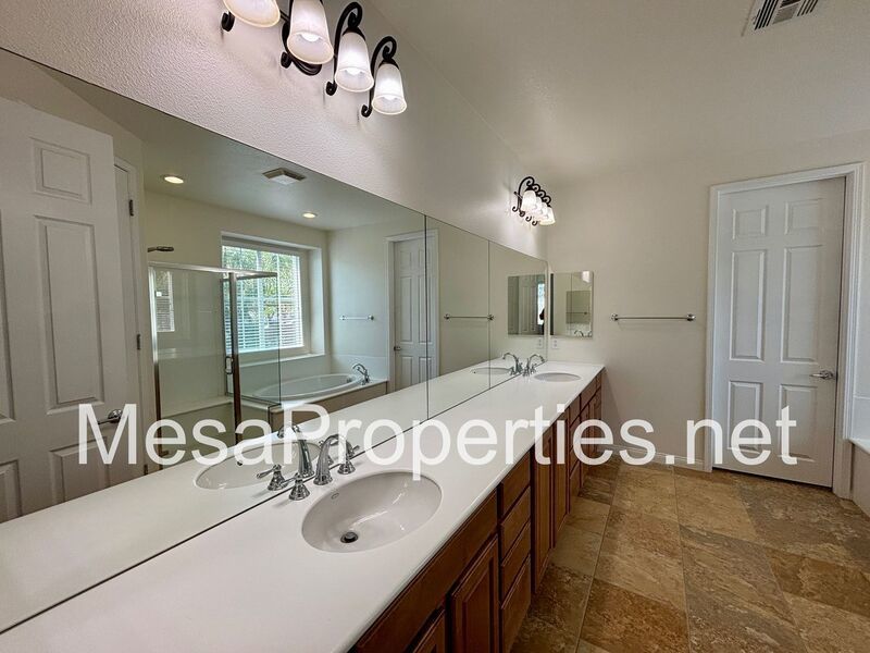 Beautiful 5 Bedroom / 4 Bathroom Home in Rancho Cucamonga! property image