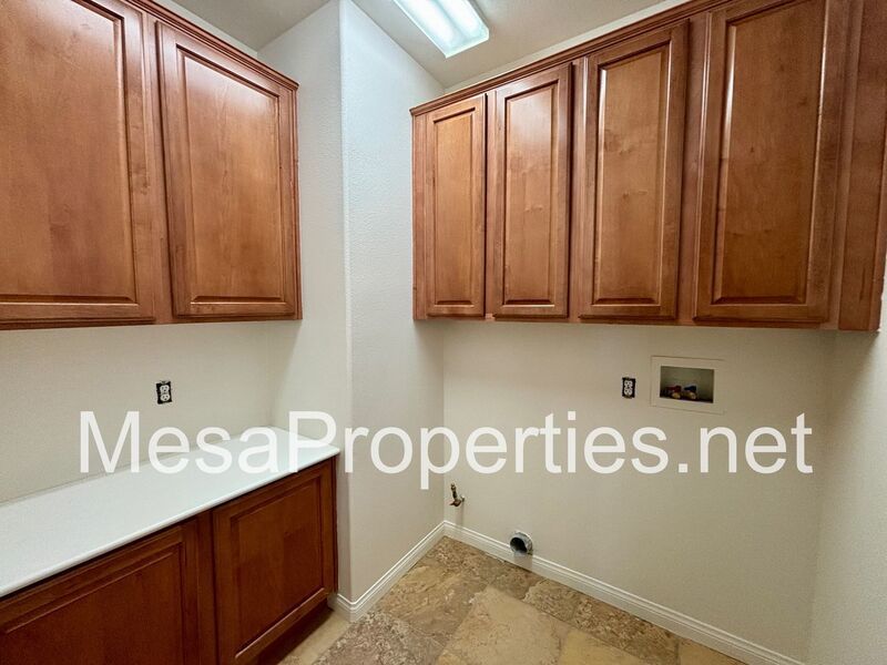 Beautiful 5 Bedroom / 4 Bathroom Home in Rancho Cucamonga! property image