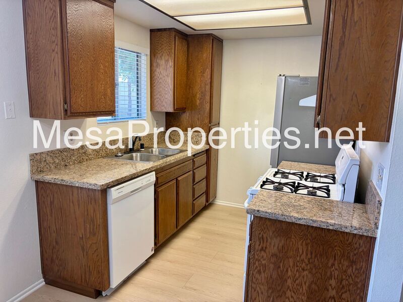 Move-In Ready 2 bed, 1 bath Townhome in Upland! property image