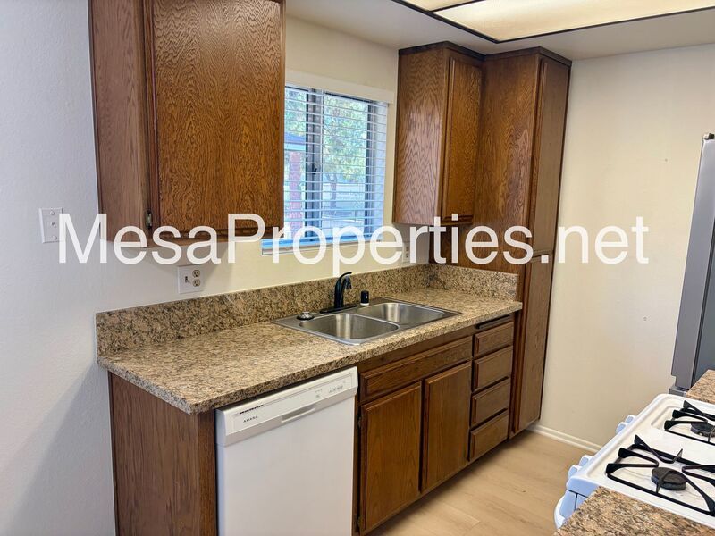 Move-In Ready 2 bed, 1 bath Townhome in Upland! property image