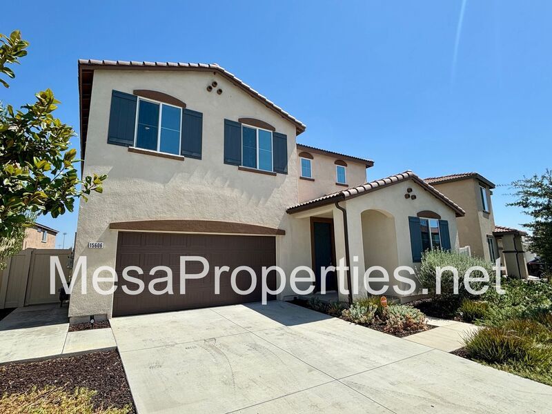 Beautiful 4-Bedroom 3-bath Home with Solar, Spacious Kitchen & Beautiful Backyard property image