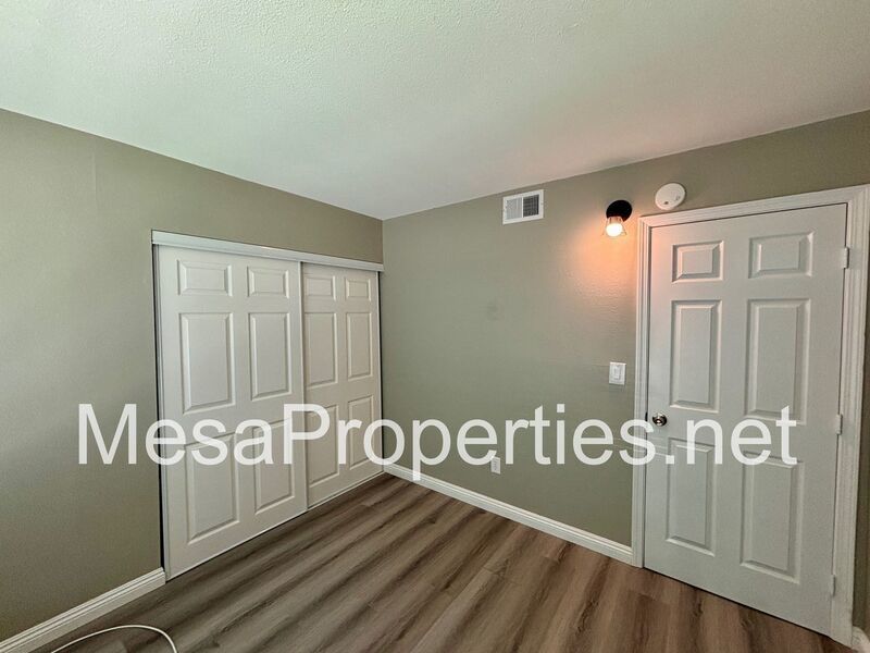 Beautiful 3 Bed, 1.5 Bath Apartment in Ontario property image