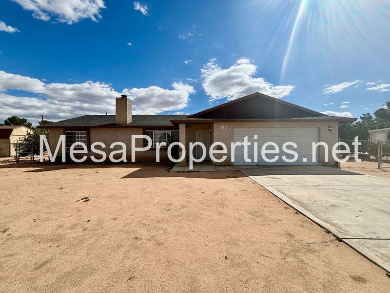 Lovely 3 Bedroom 2 Bathroom Home in Apple Valley! property image