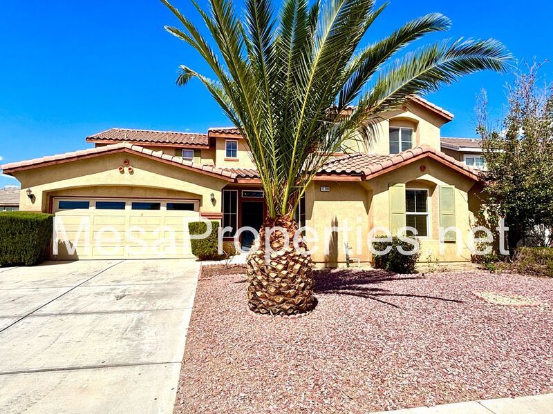 Beautiful 4 Bedroom 3.5 Bathroom Home Located In Victorville property image