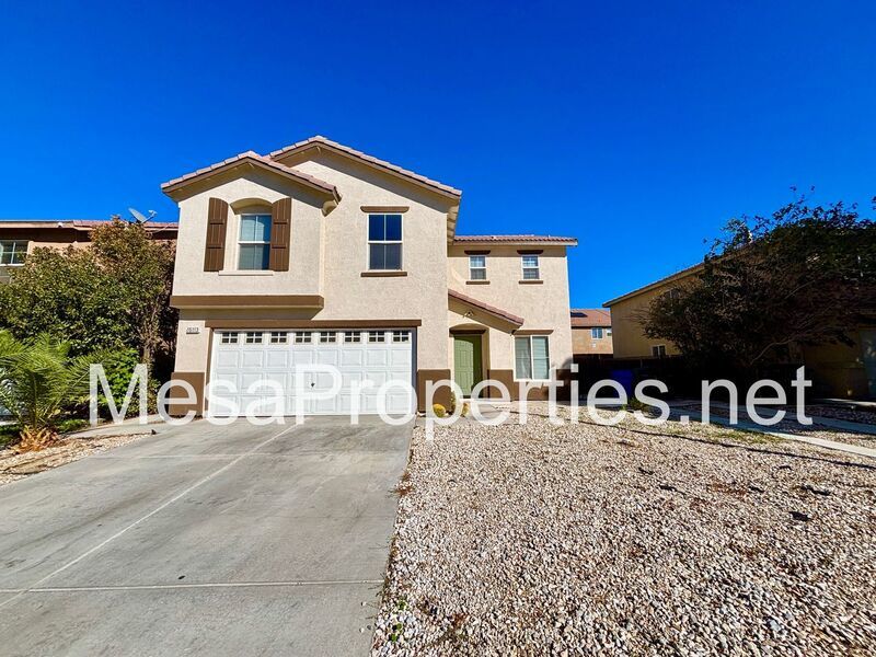 Gorgeous 4-Bedroom 2.5 bath Home with Open Living space in Victorville! property image