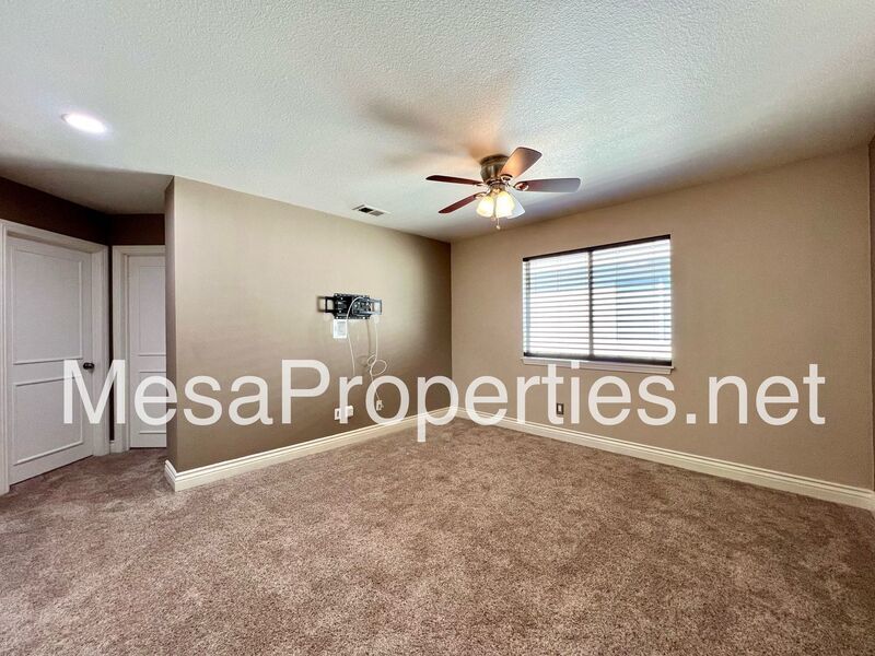 Move in Ready 4 Bed 3 Bath Home in Victorville property image