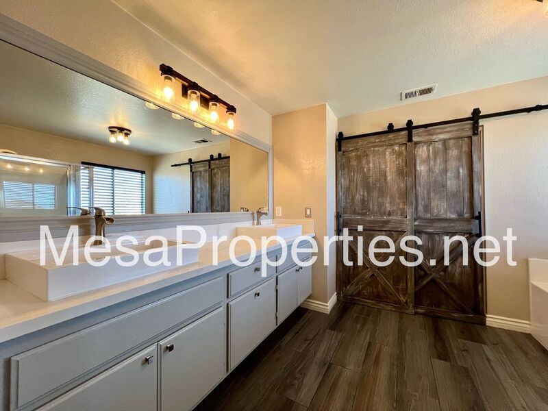 Move in Ready 4 Bed 3 Bath Home in Victorville property image