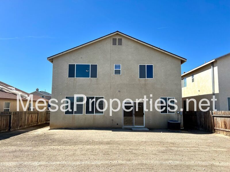 Move in Ready 4 Bed 3 Bath Home in Victorville property image
