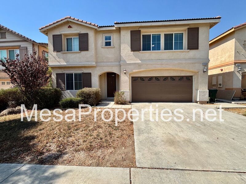 Large 4 Bedroom/3 Bath Home with 3 Car Garage in Fontana! property image