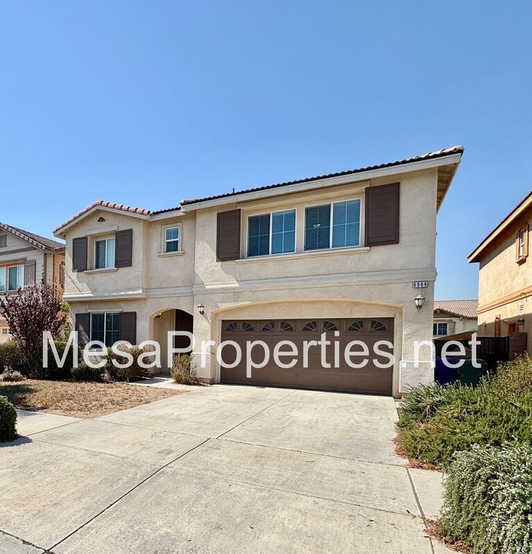 Large 4 Bedroom/3 Bath Home with 3 Car Garage in Fontana! property image