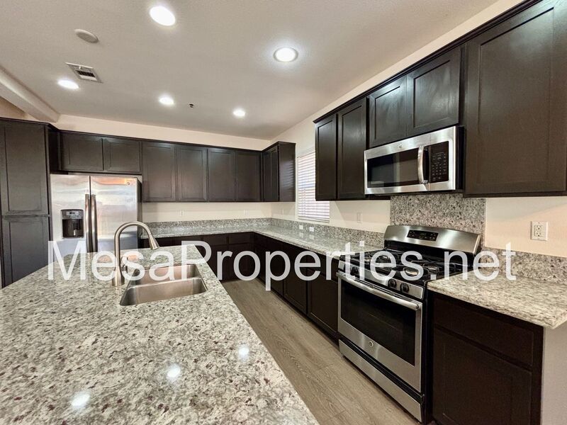 Large 4 Bedroom/3 Bath Home with 3 Car Garage in Fontana! property image