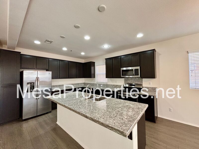 Large 4 Bedroom/3 Bath Home with 3 Car Garage in Fontana! property image