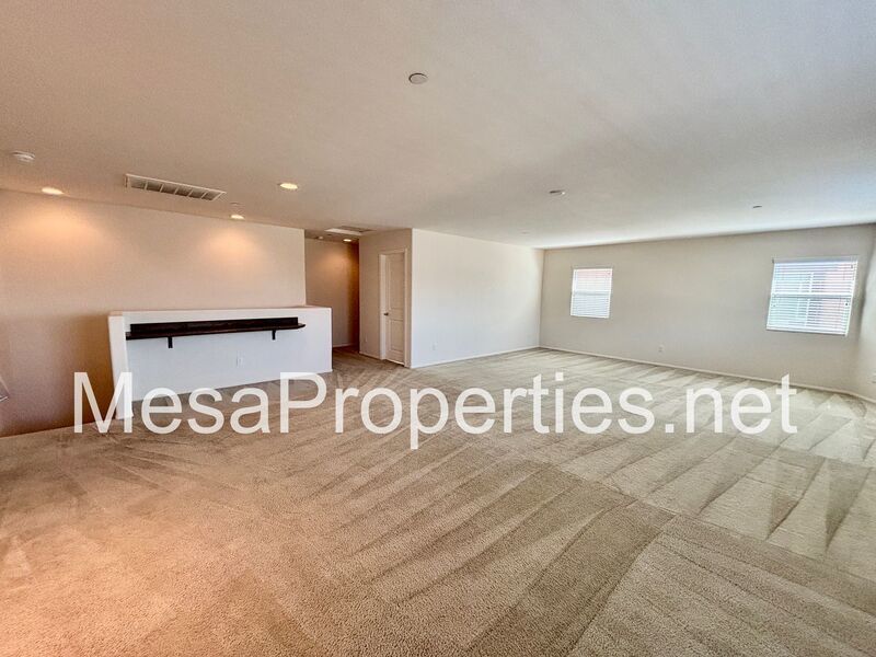 Large 4 Bedroom/3 Bath Home with 3 Car Garage in Fontana! property image