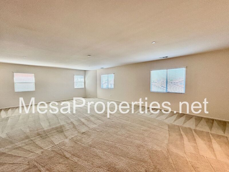 Large 4 Bedroom/3 Bath Home with 3 Car Garage in Fontana! property image