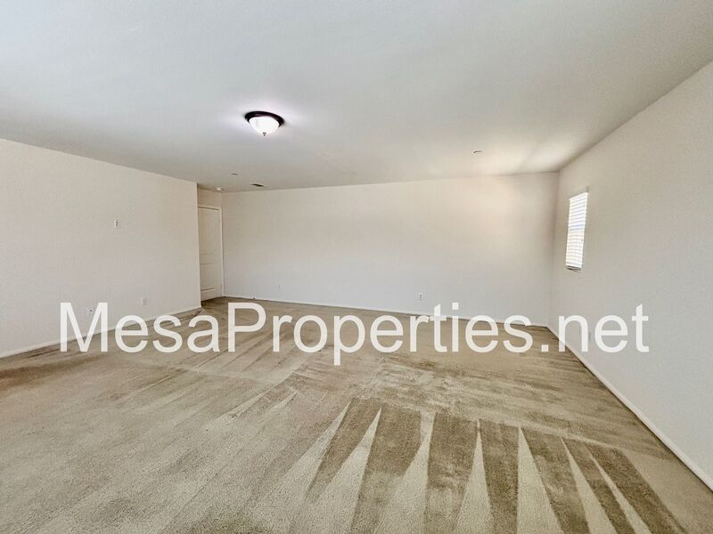 Large 4 Bedroom/3 Bath Home with 3 Car Garage in Fontana! property image