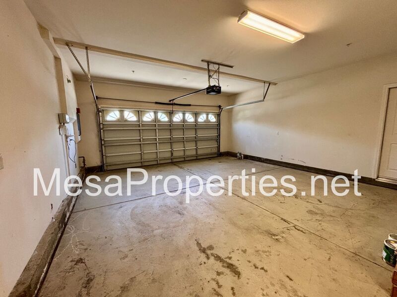 Large 4 Bedroom/3 Bath Home with 3 Car Garage in Fontana! property image