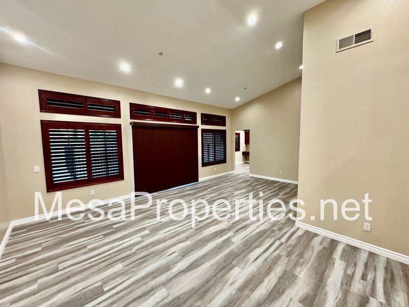 Beautiful 4 Bedroom, 2.5 Bathroom Home in Rialto! property image