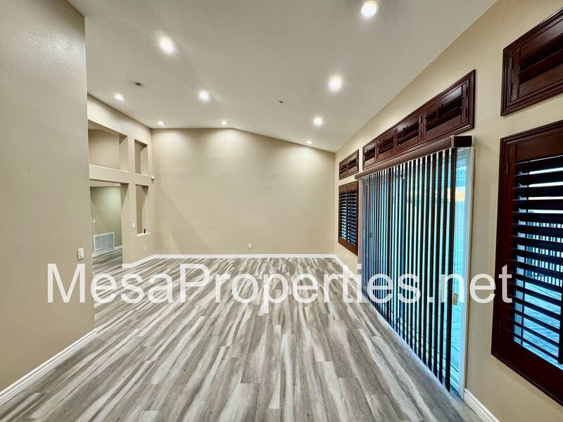 Beautiful 4 Bedroom, 2.5 Bathroom Home in Rialto! property image