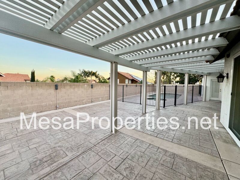 Beautiful 4 Bedroom, 2.5 Bathroom Home in Rialto! property image
