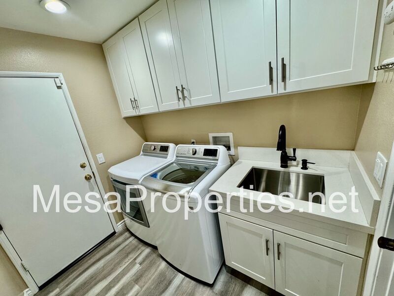 Beautiful 4 Bedroom, 2.5 Bathroom Home in Rialto! property image