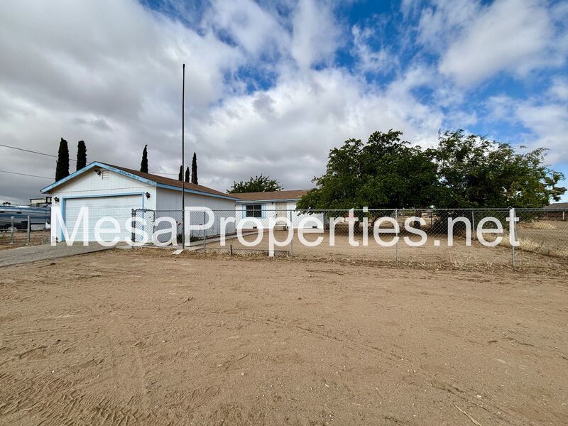 3 Bedroom 2 Bathroom Home in Hesperia property image
